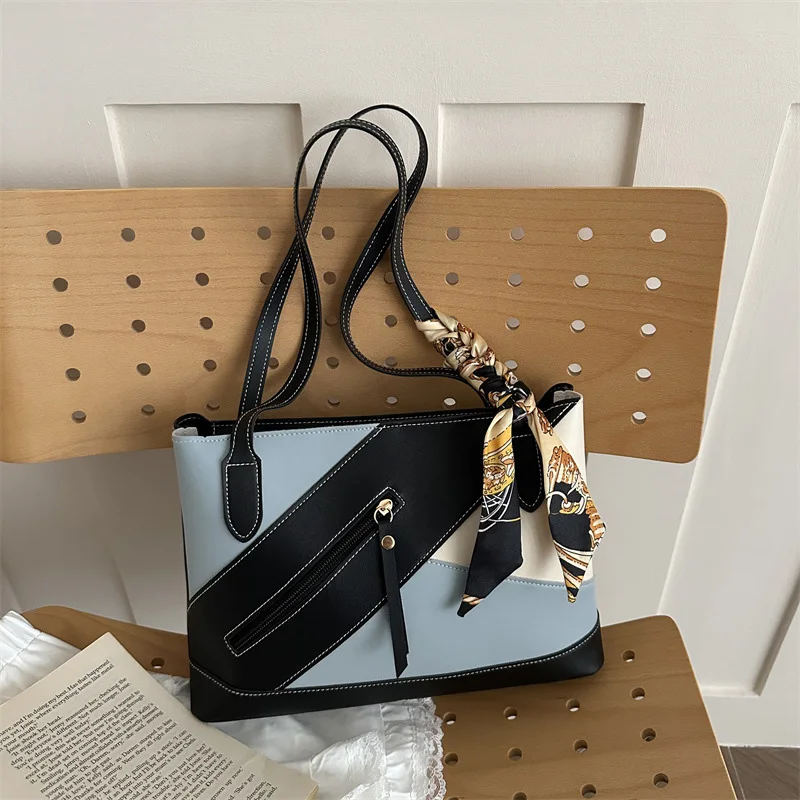 

Large Capacity Commuter Women's Shoulder Bag Casual Tote Bag for Daily Use And Travel, Lady Fashionable Handbags