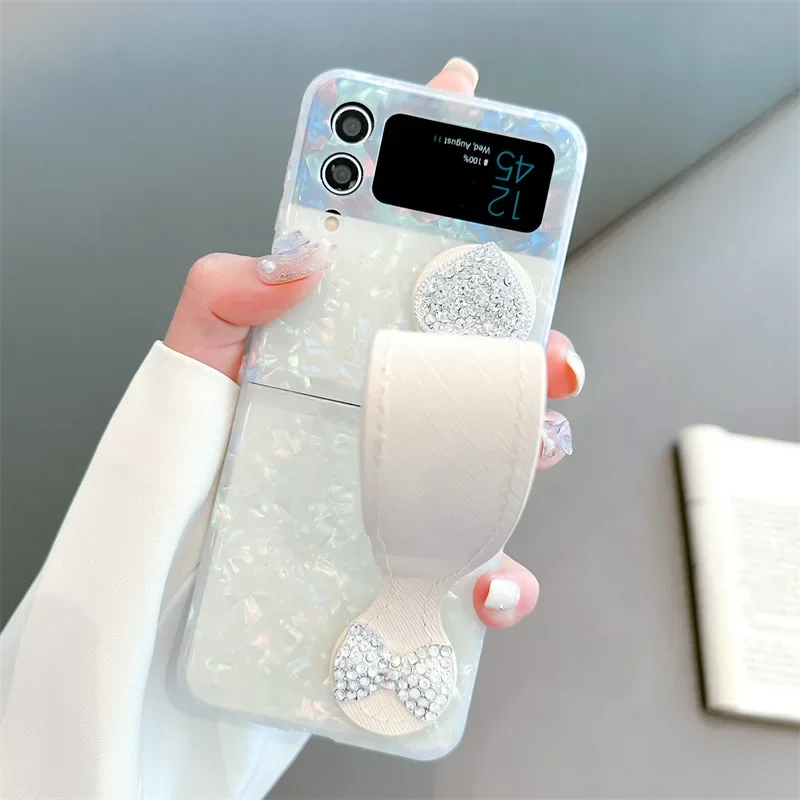 เคสโทรศัพท์กรอบสายคล้องหัวใจสำหรับ Samsung Galaxy Z flip 6 5 4 3ฝาหลังป้องกันสำหรับ ZFlip4 ZFlip5 ZFlip6เคส