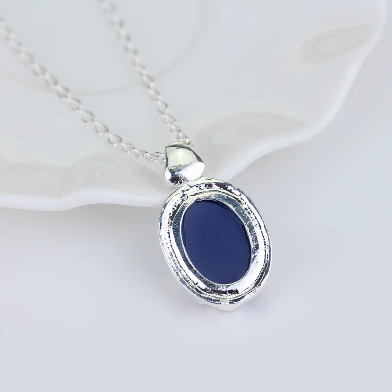 Modische Film-Halskette „The Vampire Diaries“ – Vintage Katherine Blaustein-Choker-Anhänger für Damen, Cosplay-Charm-Schmuck – Detail 5