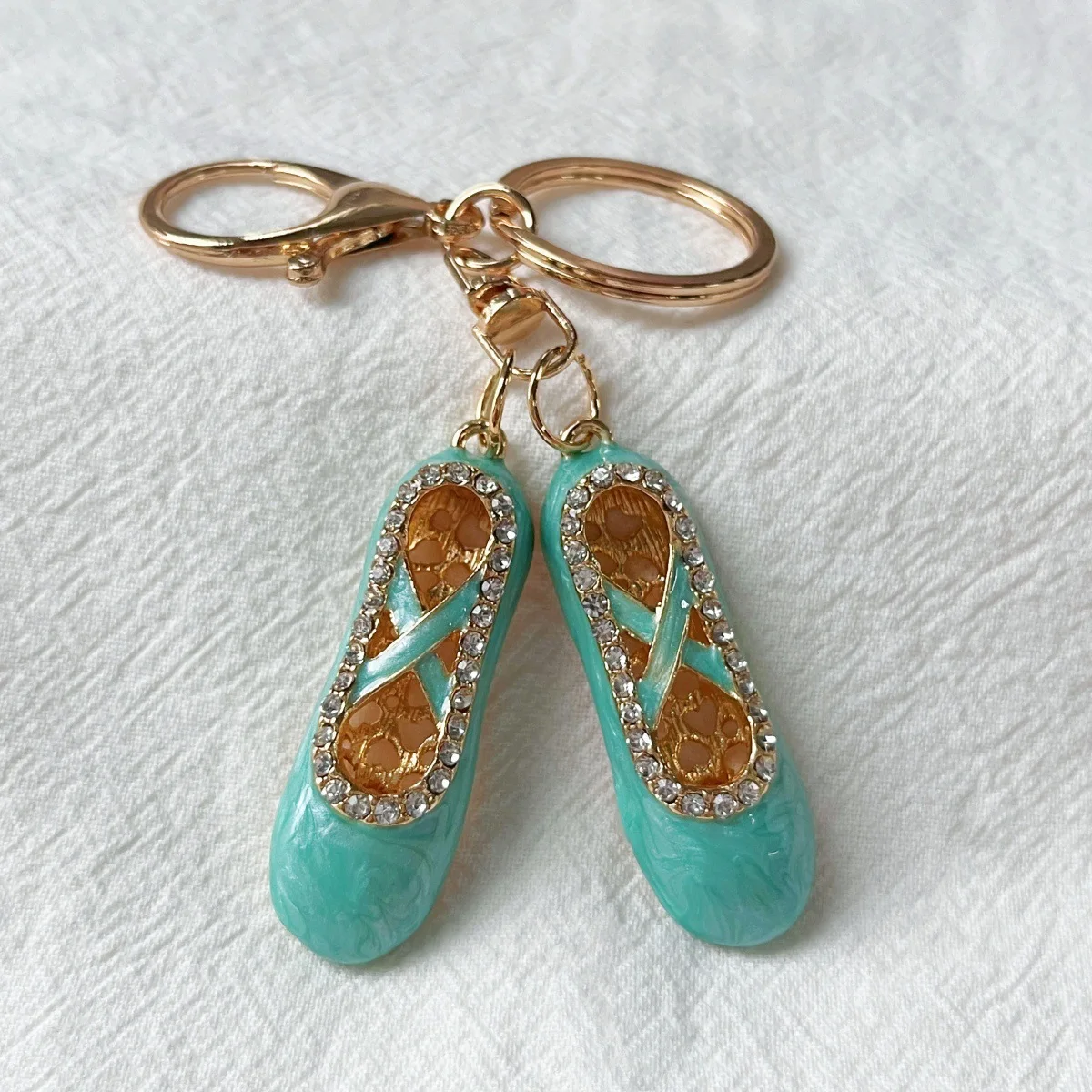 

New alloy diamond-inlaid ballet shoes keychain keychain backpack pendant