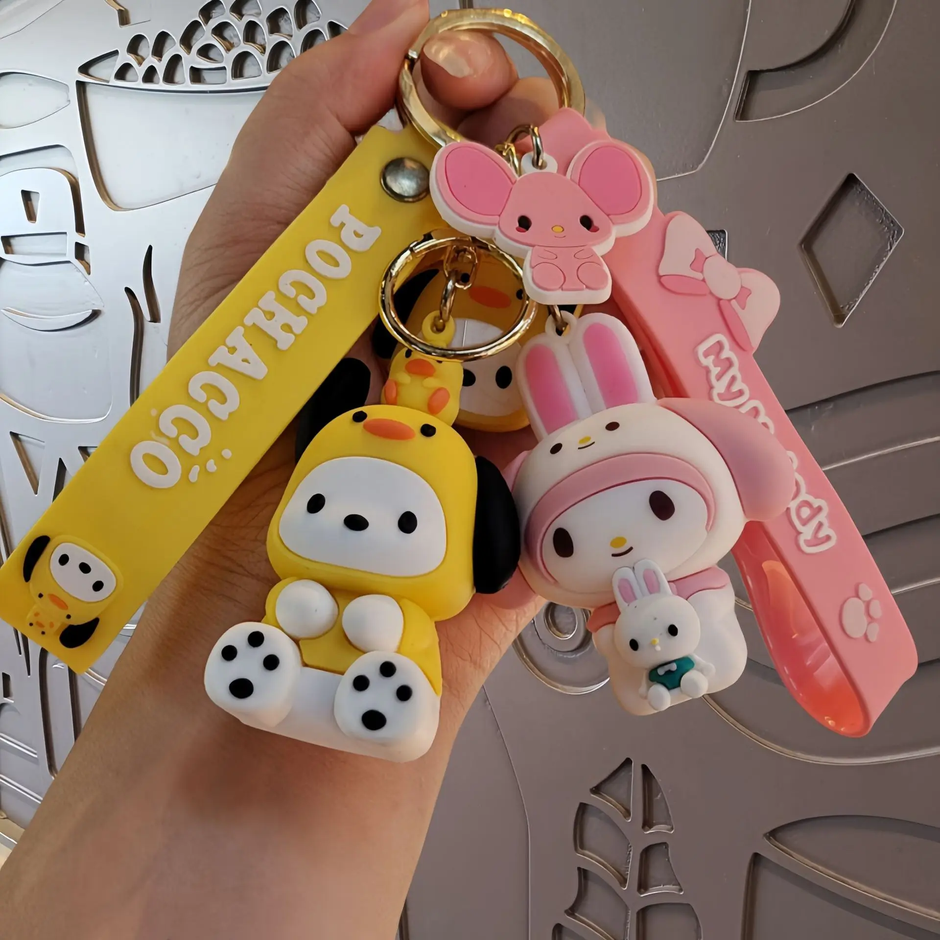 Sanrio Schlüsselanhänger, süße Cinnamoroll Melody-Figur, Hello Kitty Kuromi, trendiges Taschenzubehör, Kawaii-Anhänger für Mädchen als Geschenk