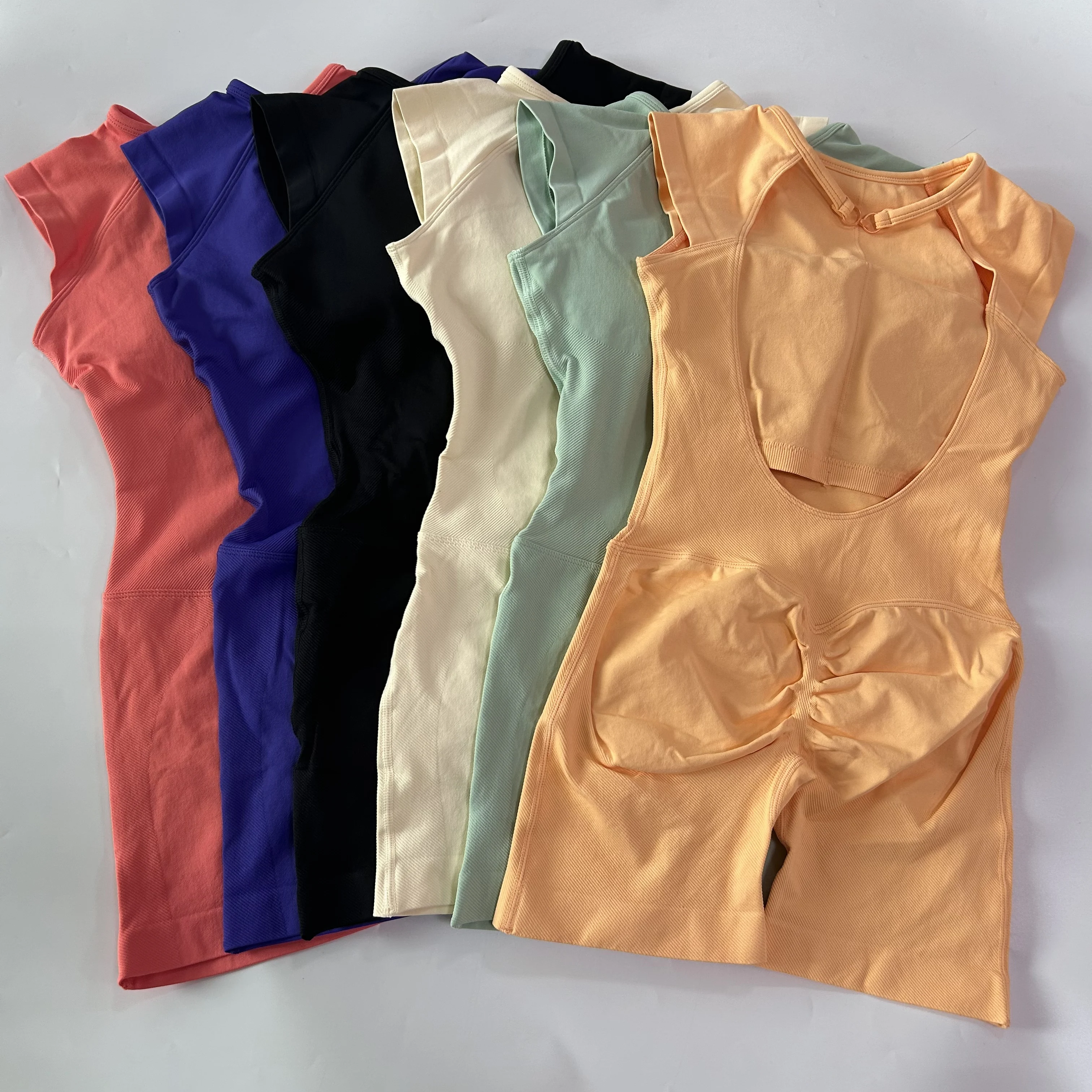 Pericic Kurzarm-Einteiler-Jumpsuit für Damen, Rückenfrei, Ausgeschnitten, Fitnesskleidung, Scrunch-Workout-Sportbekleidung, Yoga-Bodysuit-Set – Detail 11