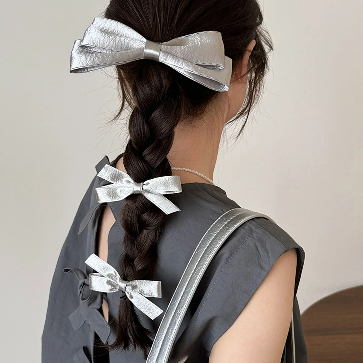 New Silver Satin Bow Hair Clip for Woman Side Parting Korean-style Duckbill Clip Fashionable and Minimalist Sweet Hair Accessory