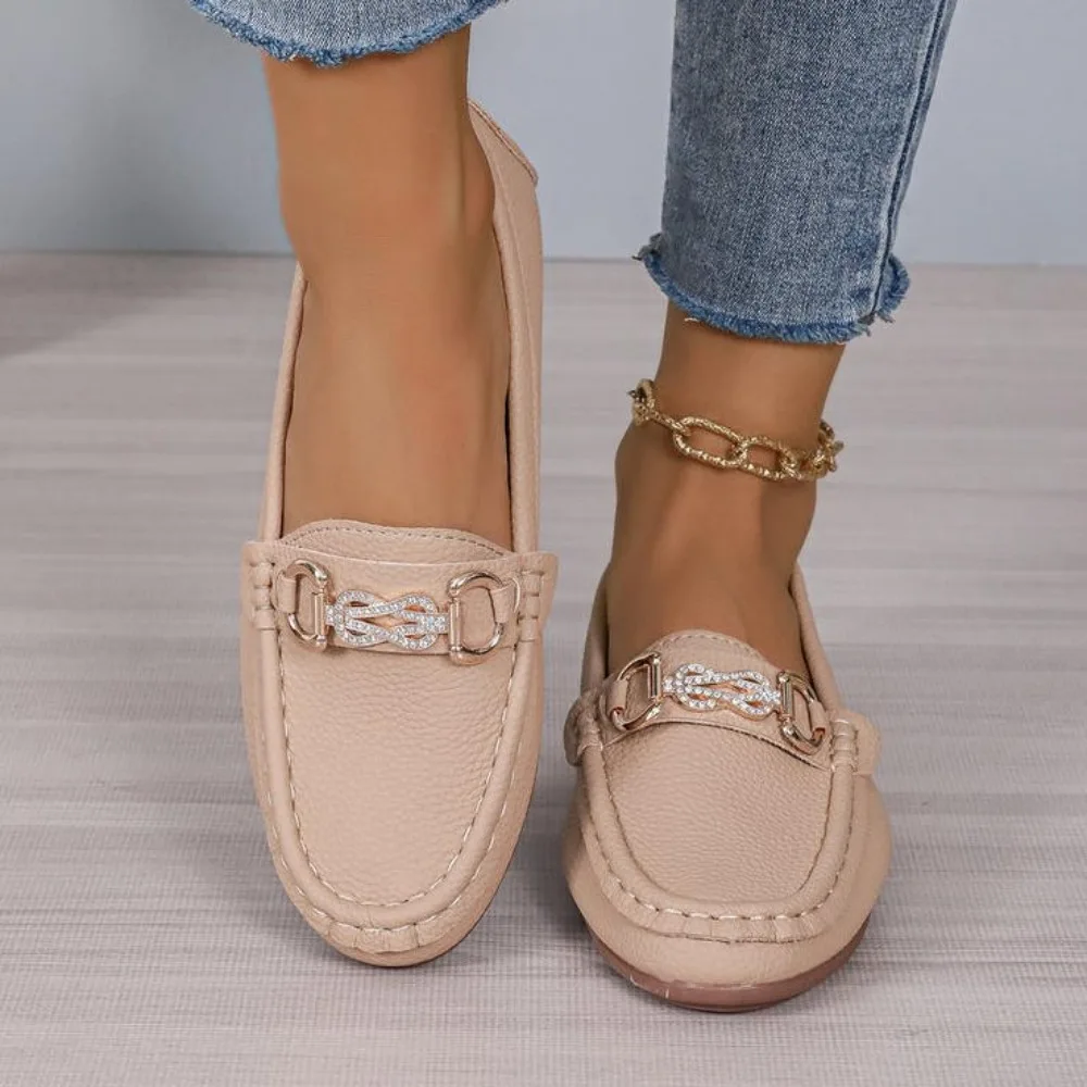 2026 Fashion Spring Autumn New Bean Shoes Female Women Round Head Low Heel Knot Chain Casual Footwear Mother Shoes Lady Loafer