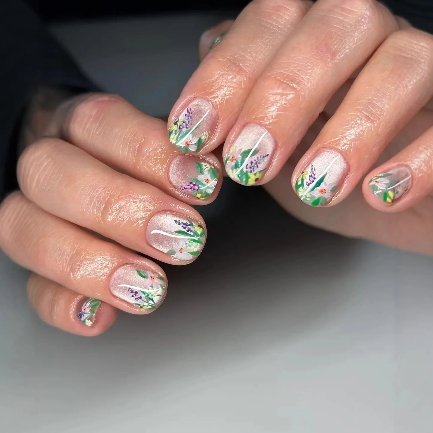 

24Pcs Simple Lavender Design False Nails Short Square Head Press on Fake Nails with Cat's Eye Detachable Full Cover Nails Tips