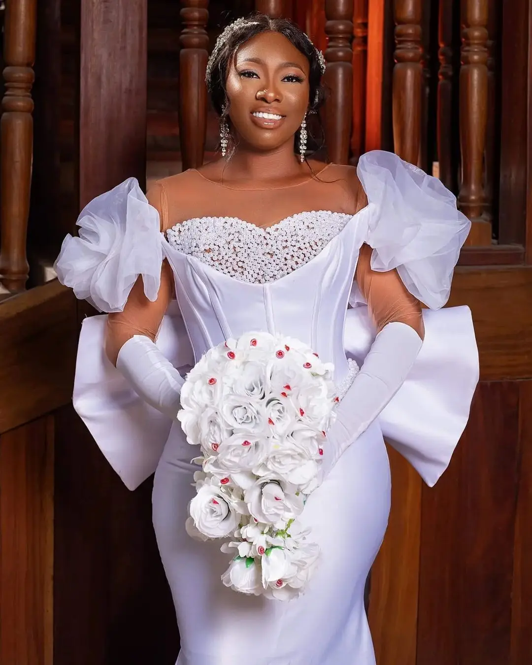 Plus Size African White Wedding Reception Dresses with Big Bow Heavy Pearls Asoebi Bridal Dress Customized Black Women Prom Gown