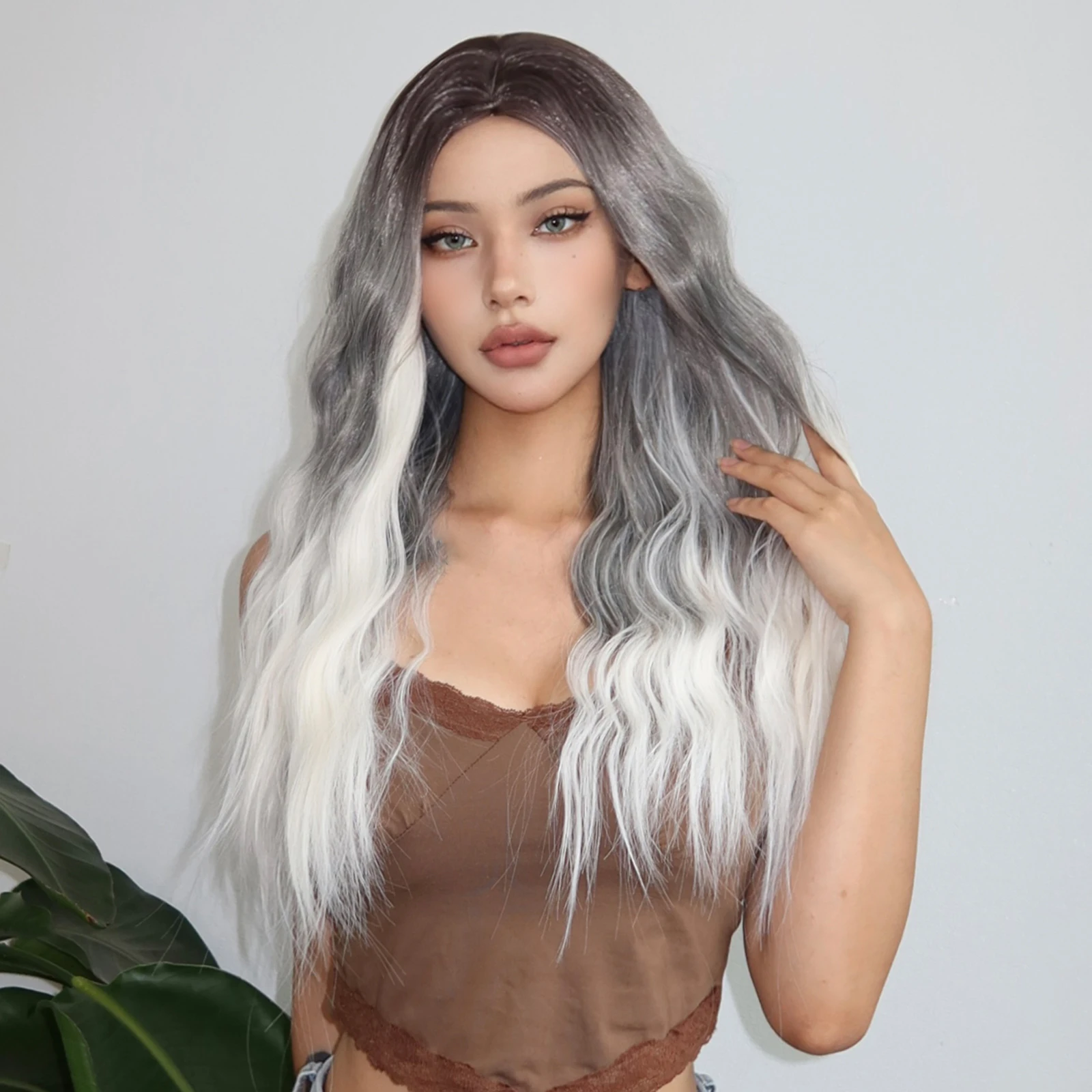 HAIRCUBE Long Grey to White Omber Wavy Wigs Middle Part Heat Resistant Softy Synthetic Wigs for Black Women Christmas Party Wigs