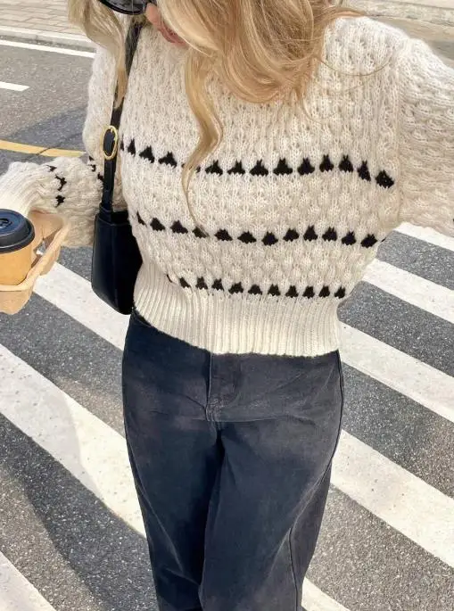 Women's 2025 Autumn Winter New Popular Item Contrasting Stripes Loose Fitting Pullover Round Neck Long Sleeved Knitted Sweater