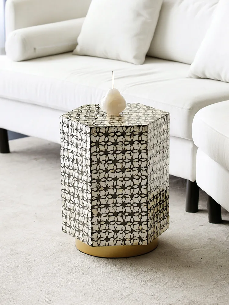 Living room sofa next to the movable side few light luxury collage shell coffee table decoration retro coffee table bedroom beds