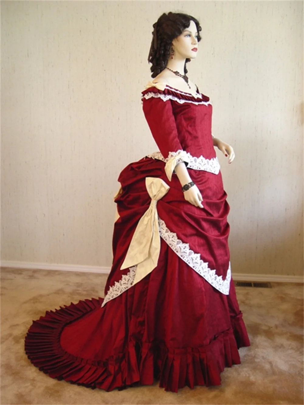 Victorian Bustle Ball Gown Red Dress Medieval Renaissance Gown Costume Vintage Royal Court Dress Civil War Off Shoulder Dress