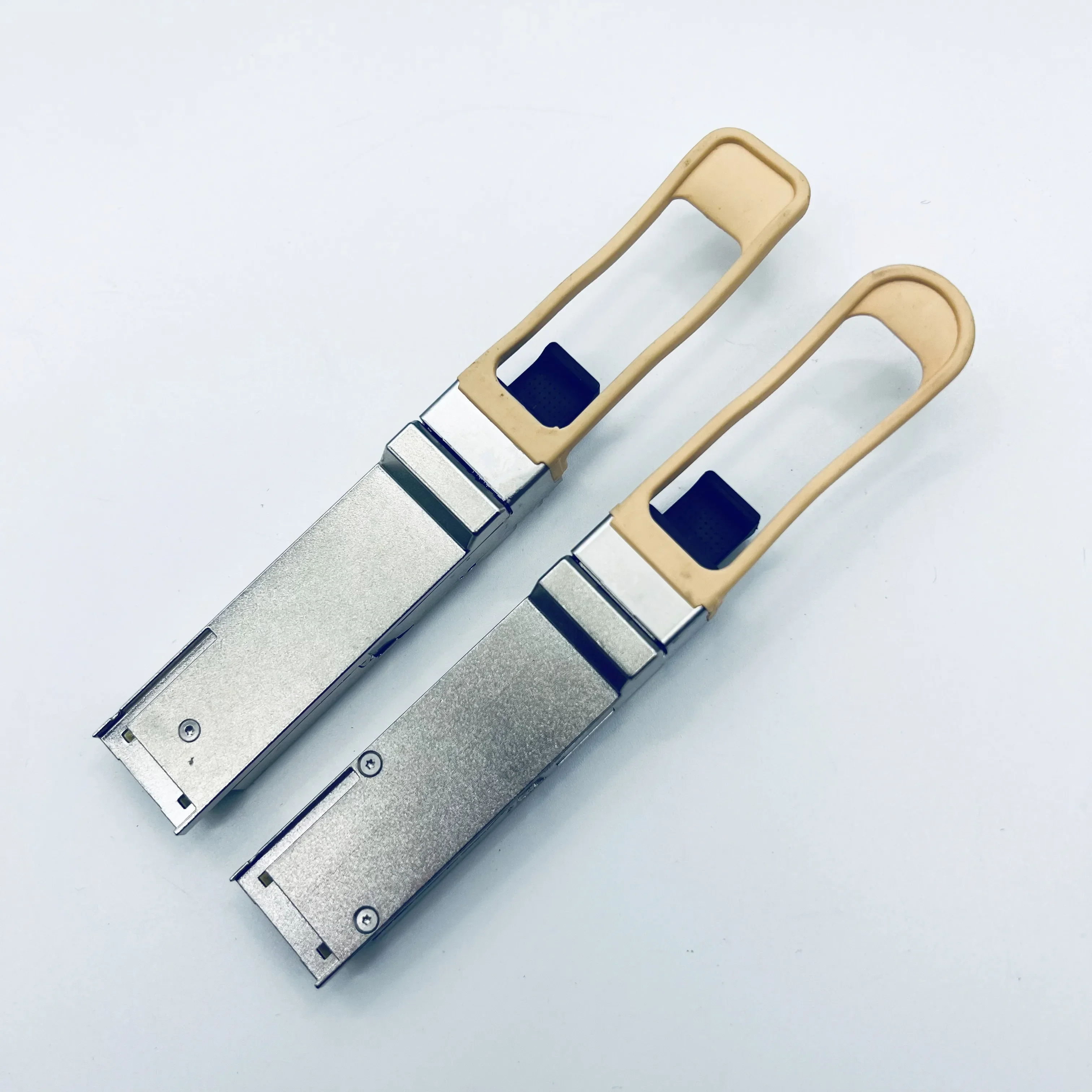 1-個-qsfp-40-グラム-e40gqsfpsr-ftl410qe2c-it-qsfp-40g-sr4-40-グラム-850nm-150-メートル-mtp-mpo-40-ギガバイト-qsfp-ファイバートランシーバー-qsfp-40-グラムモジュールスイッチ