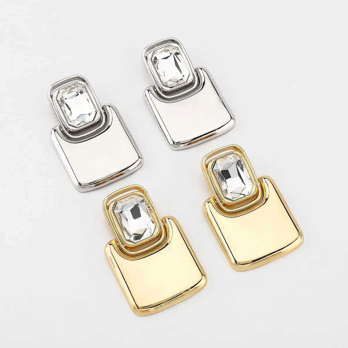 Vintage Metall übertriebene quadratische Ohrringe für Damen Accessoires Statement Heavy Industry große Kristallohrringe Trendschmuck 5 – Detail 4
