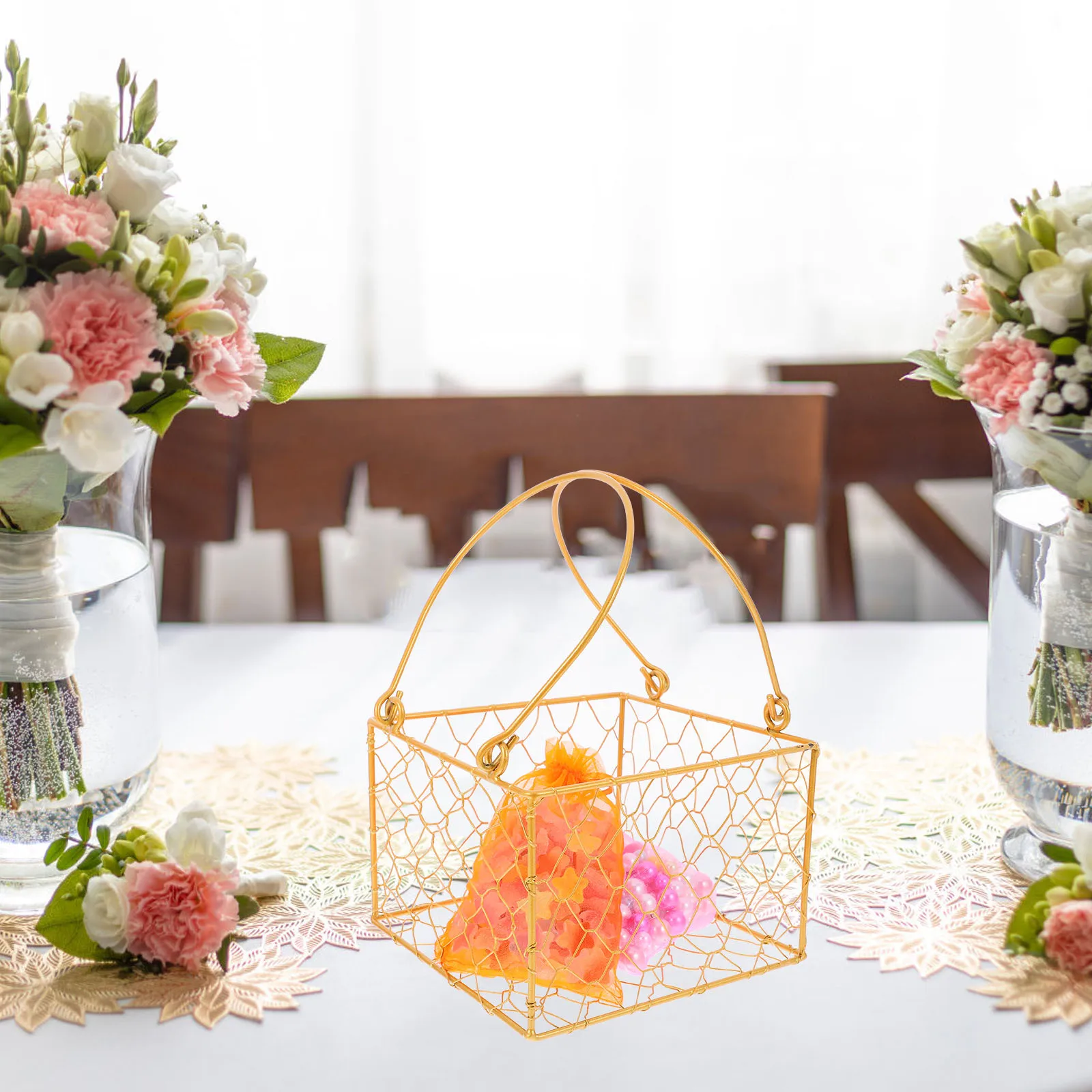 

Golden Metal Handheld Basket Wedding Baby Candy Gift Storage Container Sturdy Small Baskets for Gifts Empty