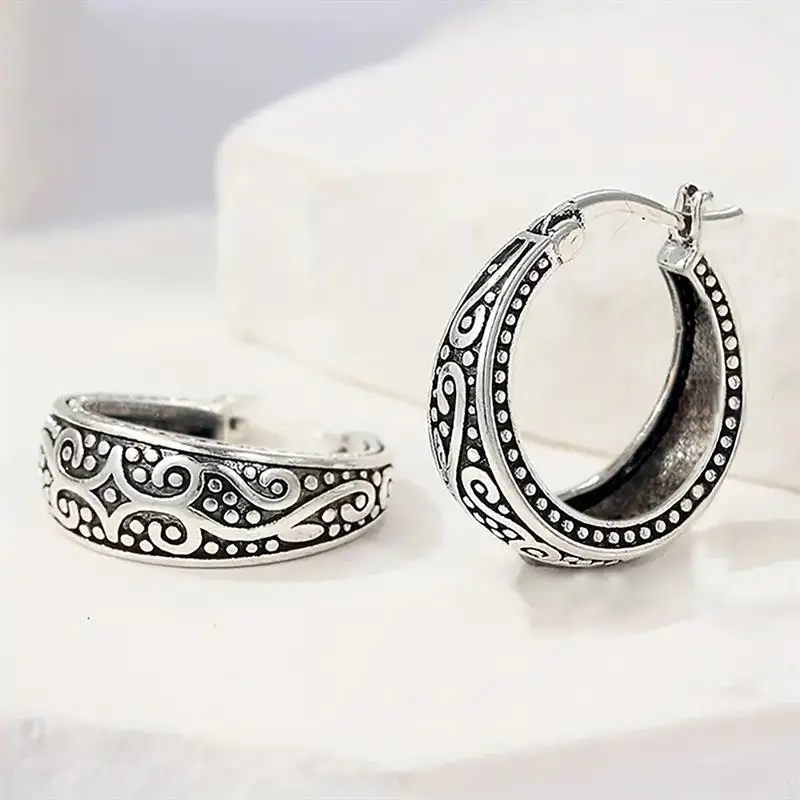 Huitan Vintage-Creolen für Damen, vielseitig einsetzbar, für Partys, Alltag, elegante Accessoires, Antiksilberfarben, modischer Damen-Metallschmuck