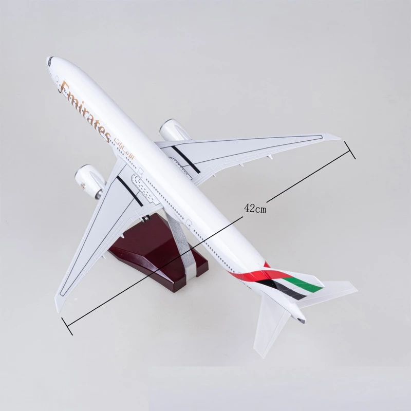 1/157 Scale Aircraft Diecast B777 Emirates Airways Resin Airplane Model With Lights & Wooden Base Home Decoration For Collection