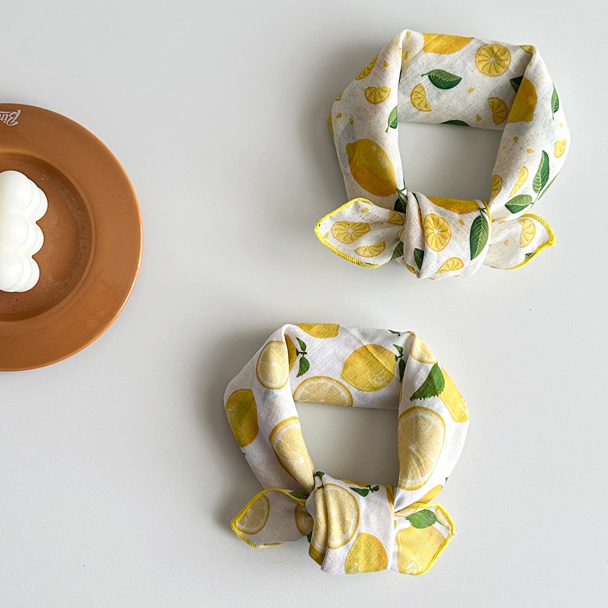 1 pezzo 53X53Cm Sciarpa quadrata stampata con limone fresco Turbante Sciarpa versatile europea e americana adatta per l'uso quotidiano