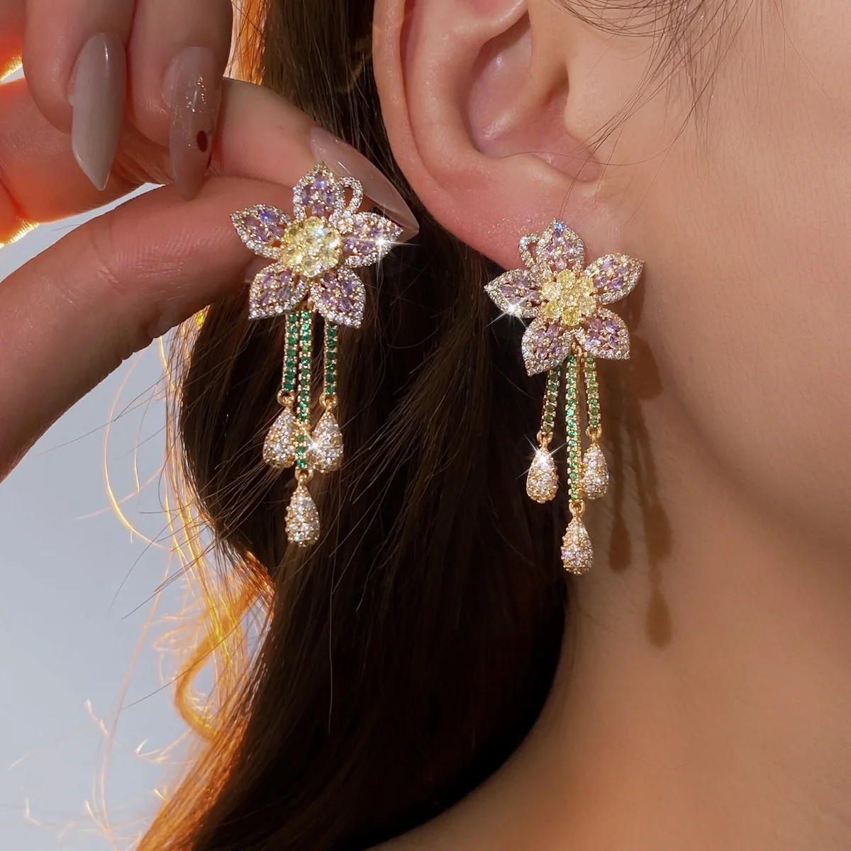 

Серьги-капли для женщин, блестящие циркониевые ювелирные изделия, цветочный дизайн, серебро 925 пробы, висячие серьги-гвоздики с иглами, аксессуары для вечеринок