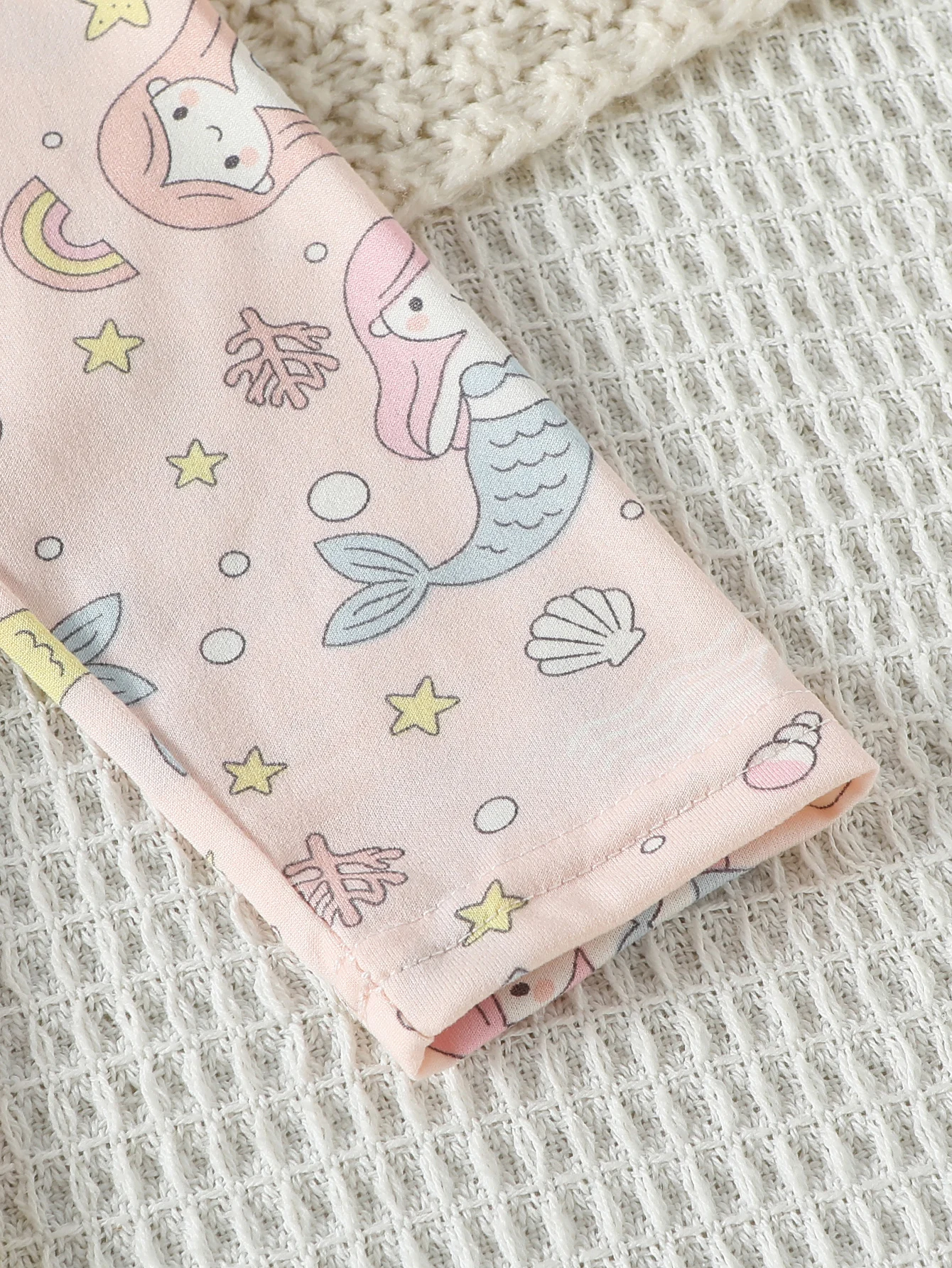 2-teiliger Kinder-Herbstanzug mit süßem Meerjungfrauen-Print, lässiger, warmer Anzug für Jungen und Mädchen, bequeme Hauskleidung, langärmelige Hose – Detail 5