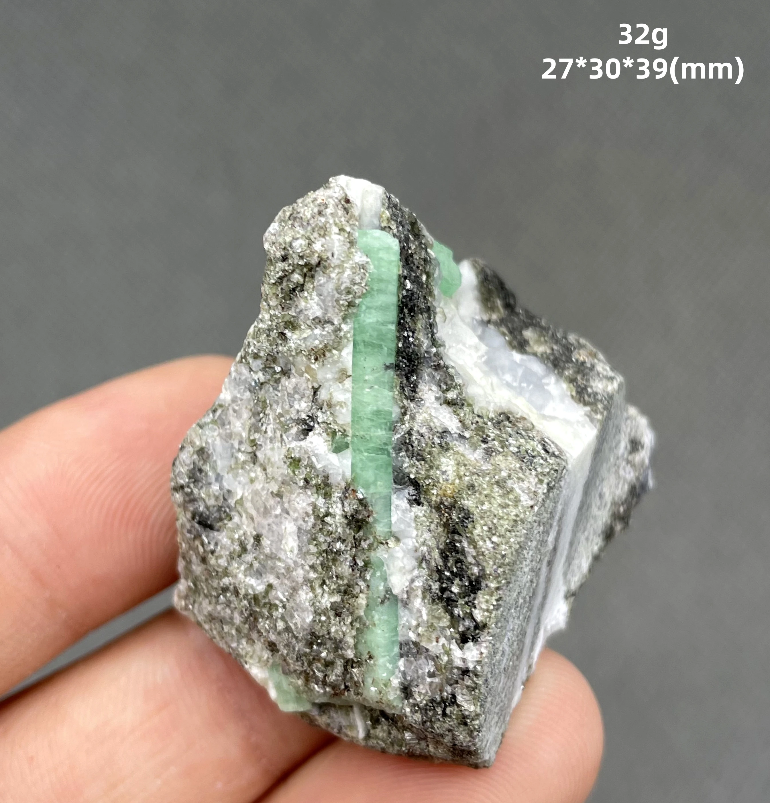 Natürliches Smaragd-Mineralkristall-Exemplar, Heilquarz aus China (Kristalle und Steine, Quarzkristallsteine)