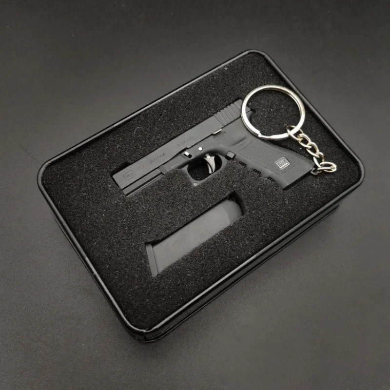 1:3 Glock Shell Thrower Edition Keychain Model Ornament Toy Adult Children's Toy Model Toys To Play with Desk Toy