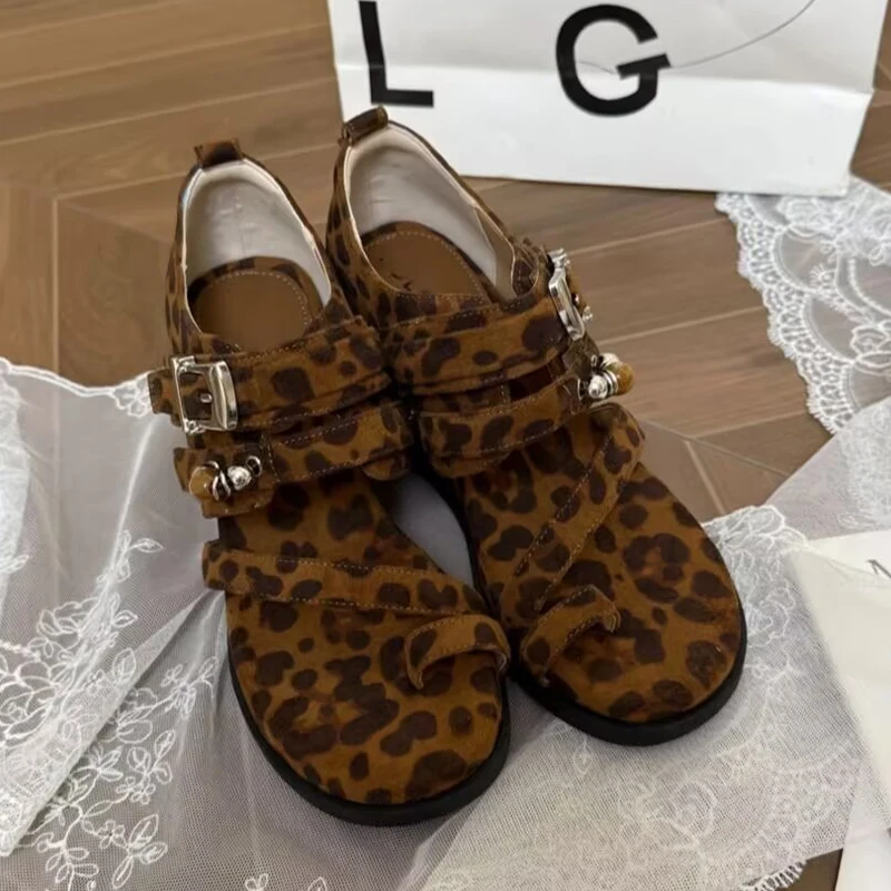 Women Beaded Leopard Sandals Flats Shoes Summer New Slippers 2026 Fashion Sport Shoes Walking Clip Toe Shoes Casual Flip Flops