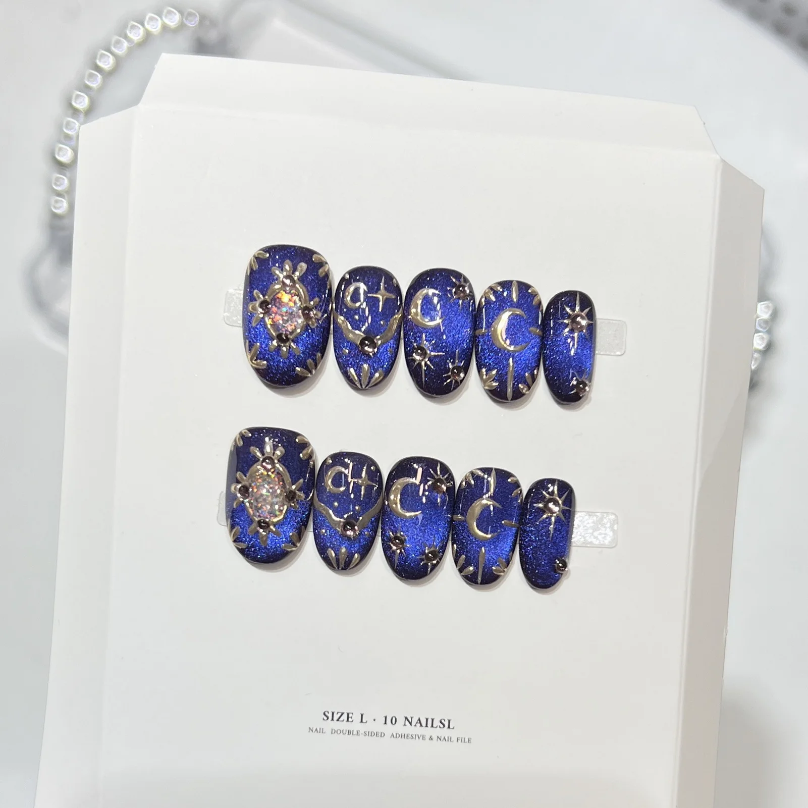 10 Stück Y2k Mond-Stern-Stil, handgefertigt, künstliche Nägel, tiefblaues Katzenauge, kurz, oval, zum Aufdrücken der Nägel, Temperament, tragbar, falscher Nagel
