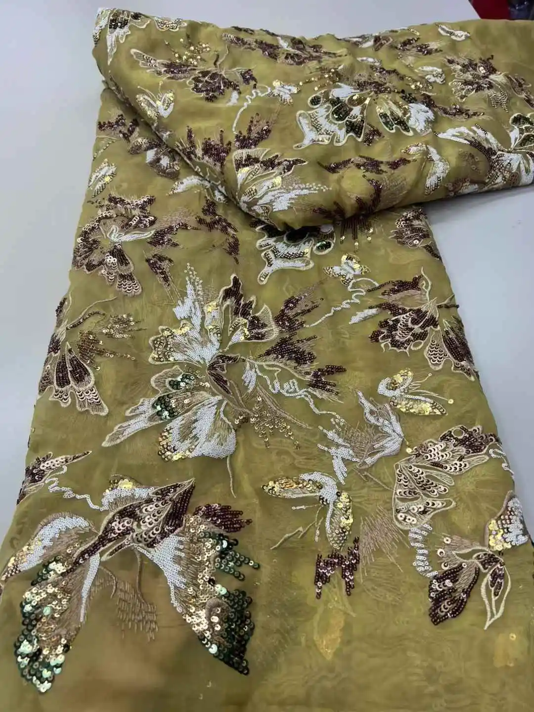 2025 الأرجواني جودة عالية الأفريقي أقمشة الدانتيل الترتر شبكة فاخرة الثقيلة الترتر المطرزة تول النسيج لخياطة الفساتين