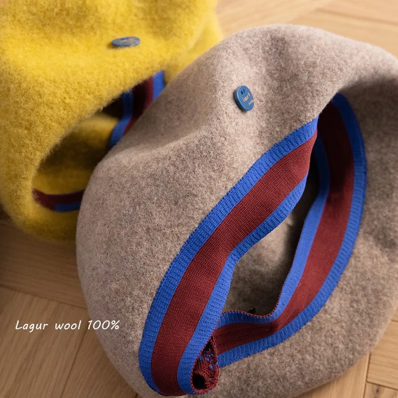A new style of Beret hat for women with large circumference and fashionable face-enhancing small