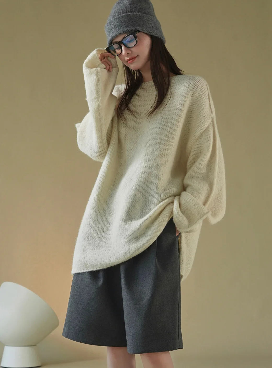 Autumn and winter women\'s casual solid color round neck long sleeved loose sweater