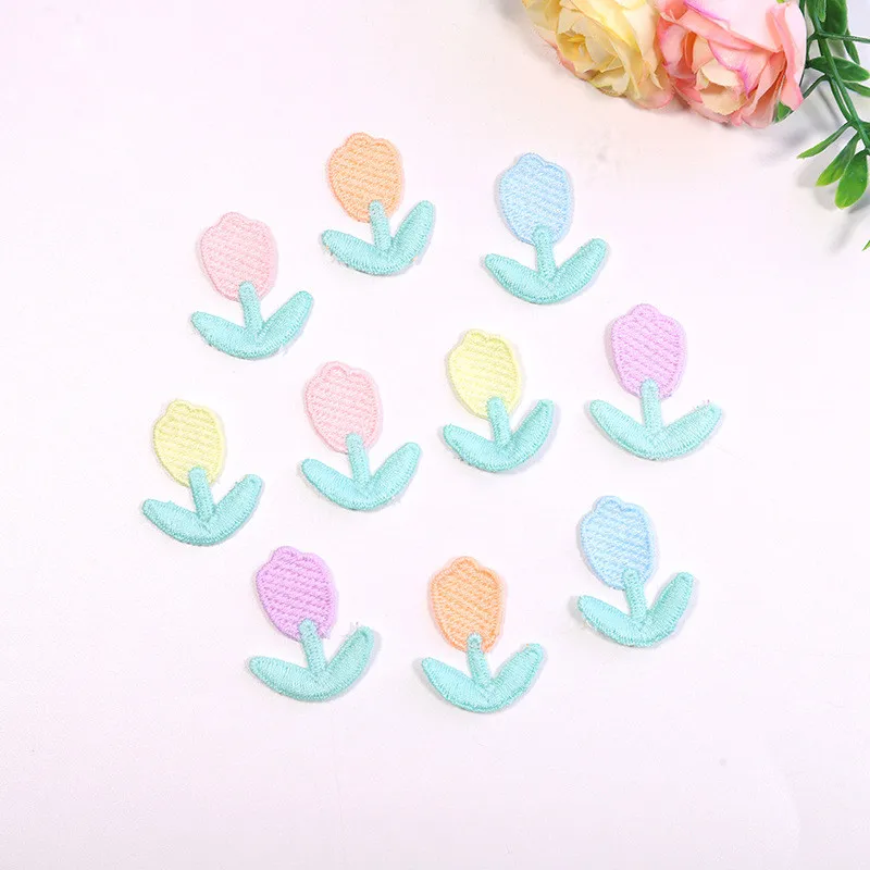 15 Stuks Kleurrijke Mini Tulp Appliques Voor Kleding Hoed Schoenen Speelgoed Naaien Geborduurde Bloem Patches Handgemaakte Hoofddeksels Sticker