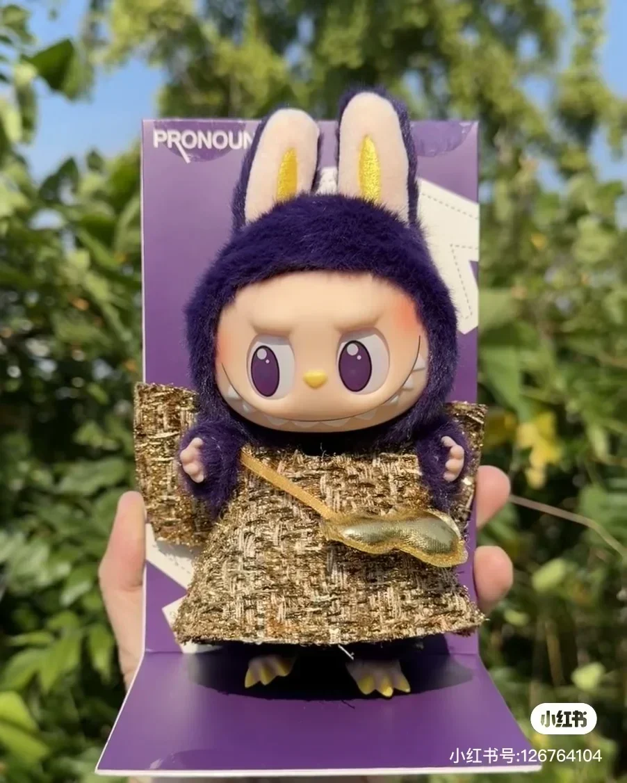 

Ограниченная серия, фиолетовая кукла Labubu Fantasy Wings, коллекция виниловых настольных украшений для взрослых, слепая коробка