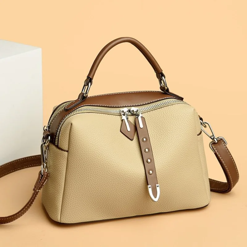 

High-End Women Shoulder Bag With Trendy Design Details And Casual Vintage Vibe Suitable For Office Commute​