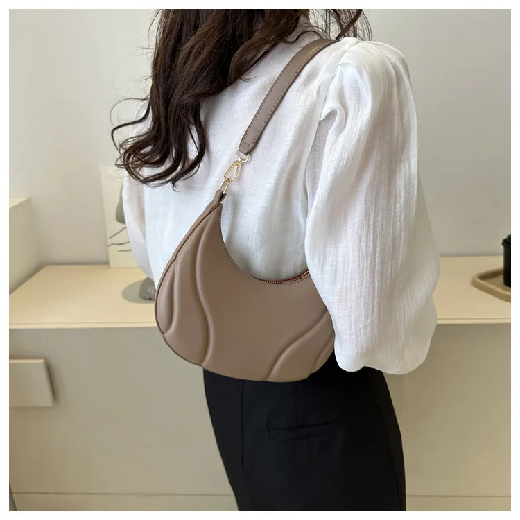 Retro Solid Color Saddle Bag High Quality Leather Armpit Bag Shoulder Bags For Women Simple Ladies Crossbody Bag Handbag 2024