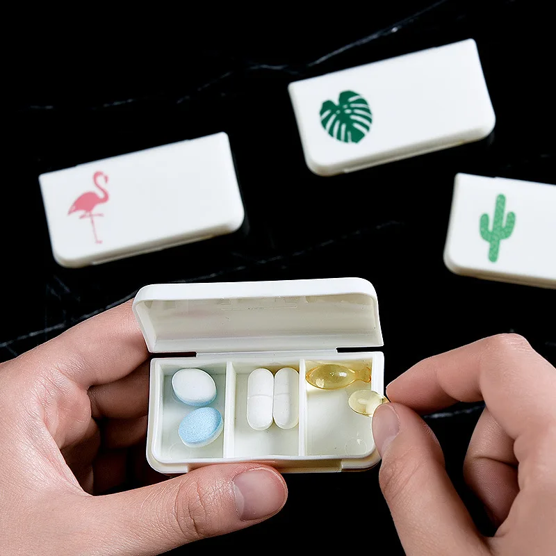 Mini Organizer Case 3 Grids Pill Box Tablet Flamingo Cactus Leaf Pill Case Dispenser Medicine Boxes Dispensing Medical Kit