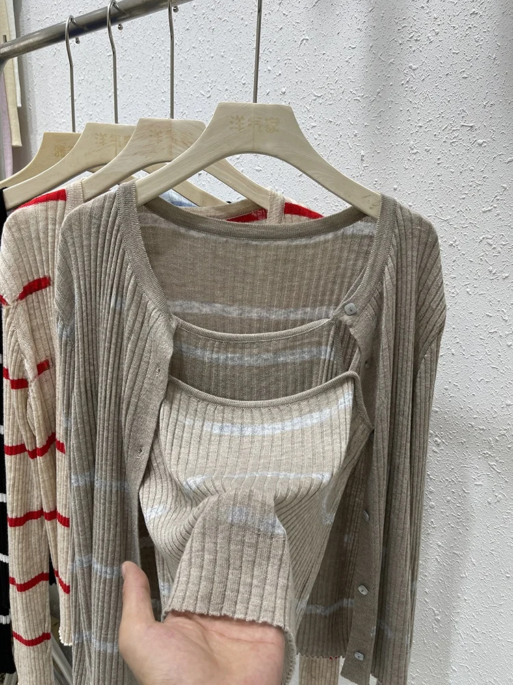 Nuovo 2024 Cardigan con cinturino a righe Set a due pezzi Inizio autunno Morbido maglione lavorato a maglia Jaet Top coreano Sle Long Sve Regular Fit