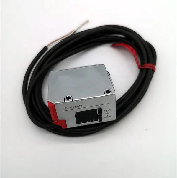 

TLF KEYENCE LR-W500 Self-Contained Full-Spectrum Sensor New original