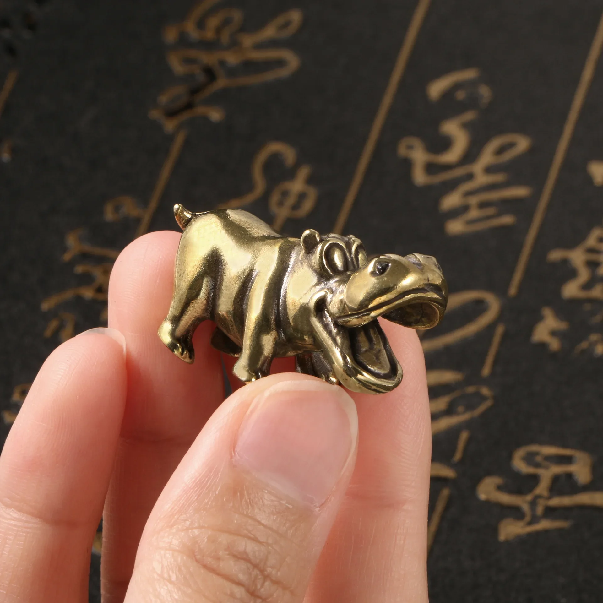 Happy Little Hippopotamus Brass Ornament Desk Decoration Animal Metal Figurines American Style Home Decoration Souvenir