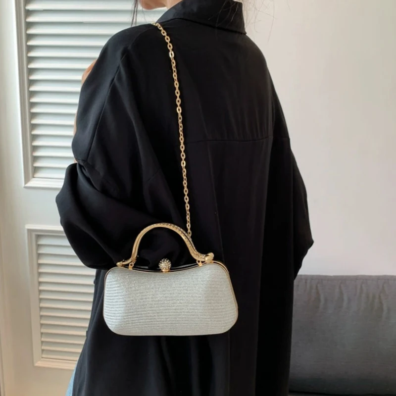 

Chain Evening Shoulder Bag for Women, Vintage Crossbody Underarm Satchel, Fashion Handbag for Dinner or Events