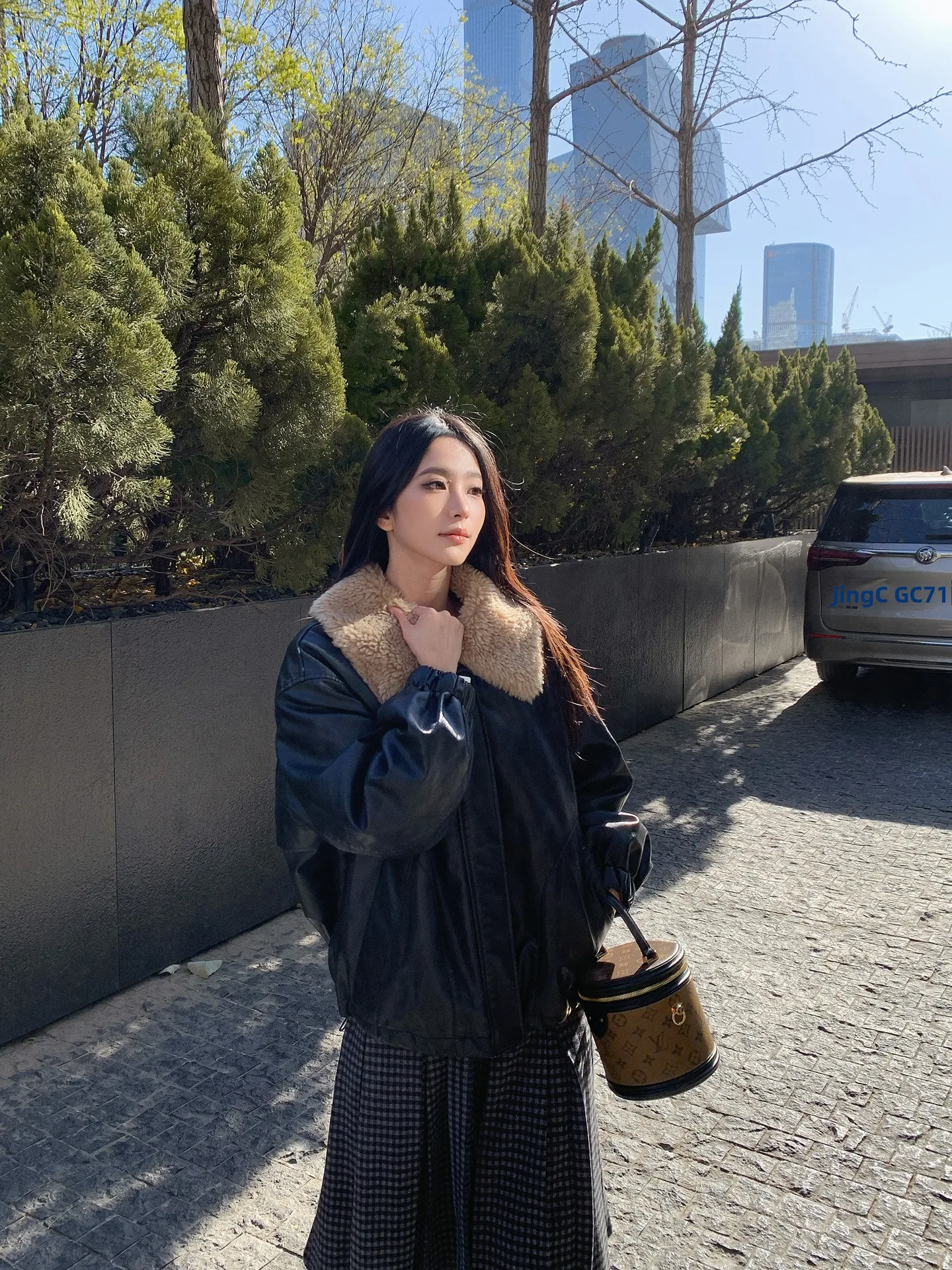 SMBL RAIN Women's Winter Parka Coat Windproof Thiened PU Leather Fur Collar Loose Fit Long Sve Zipper Closure Casual Out...