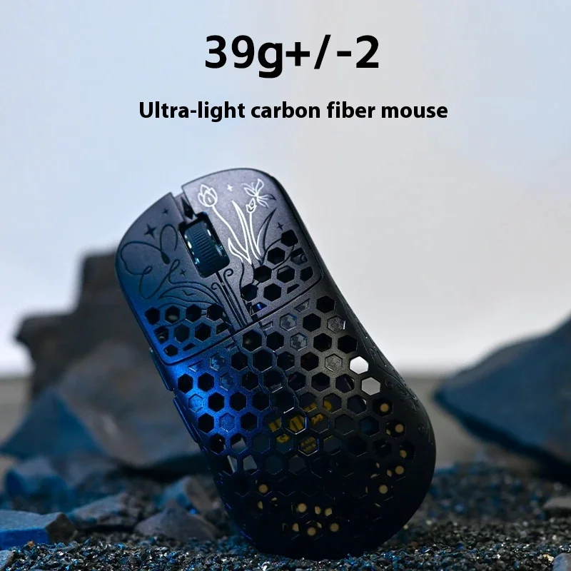 UNIUS Black Lotus Carbon Fiber Gaming Mouse Ultralight Weight 39g Huano/Fswq Micro Switches 8kHz Polling Rate Hollow Mouse PC
