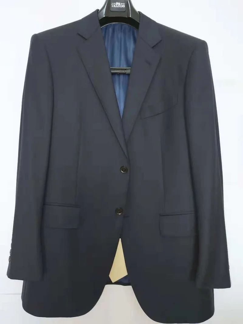 

Мужской деловой костюм темно-синего цвета из шерстяной ткани, приталенный, на двух пуговицах, однобортный, однотонный, без узоров