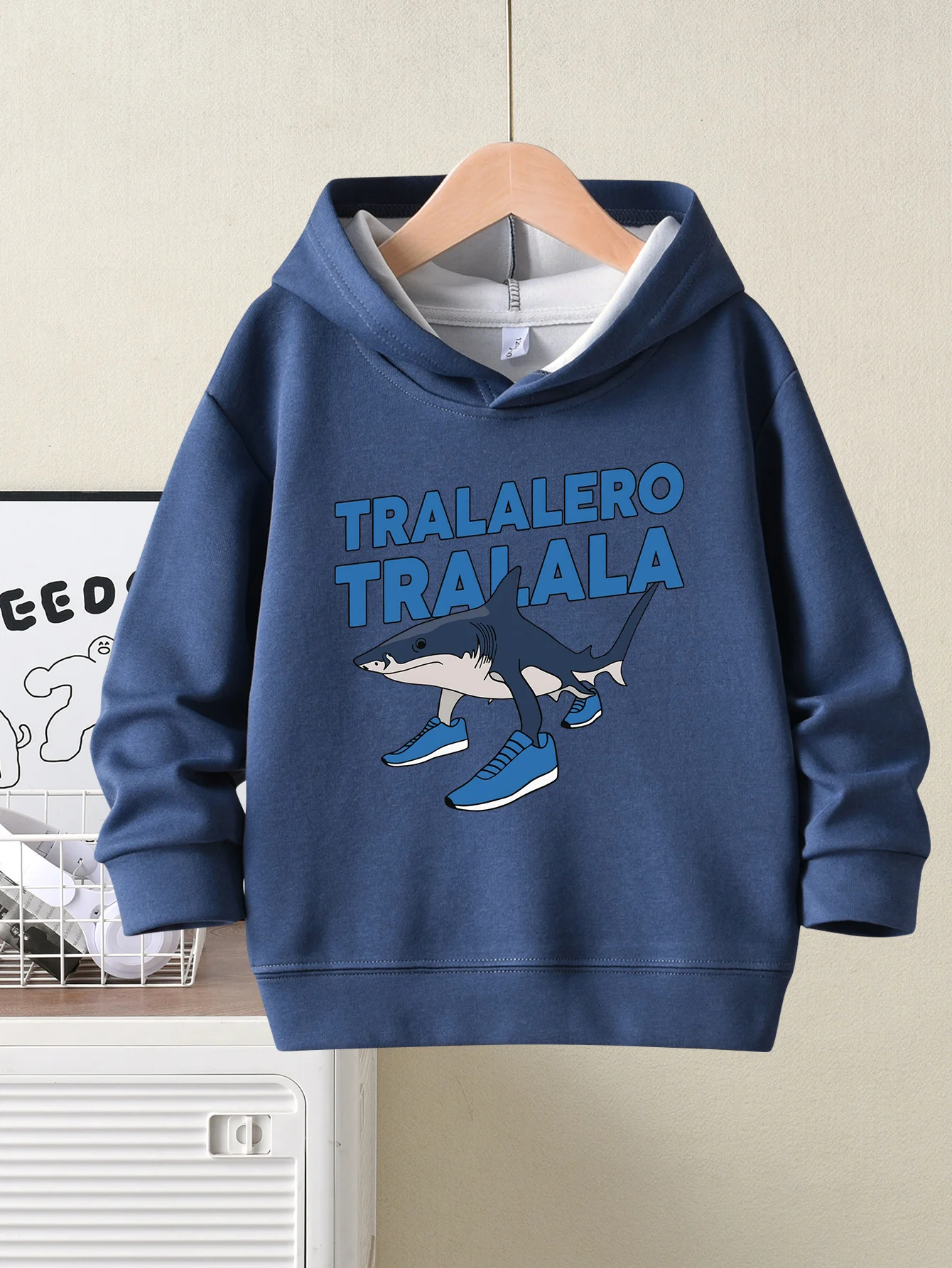 Sweatshirt with Shark Print from the Classic Chinese Book 