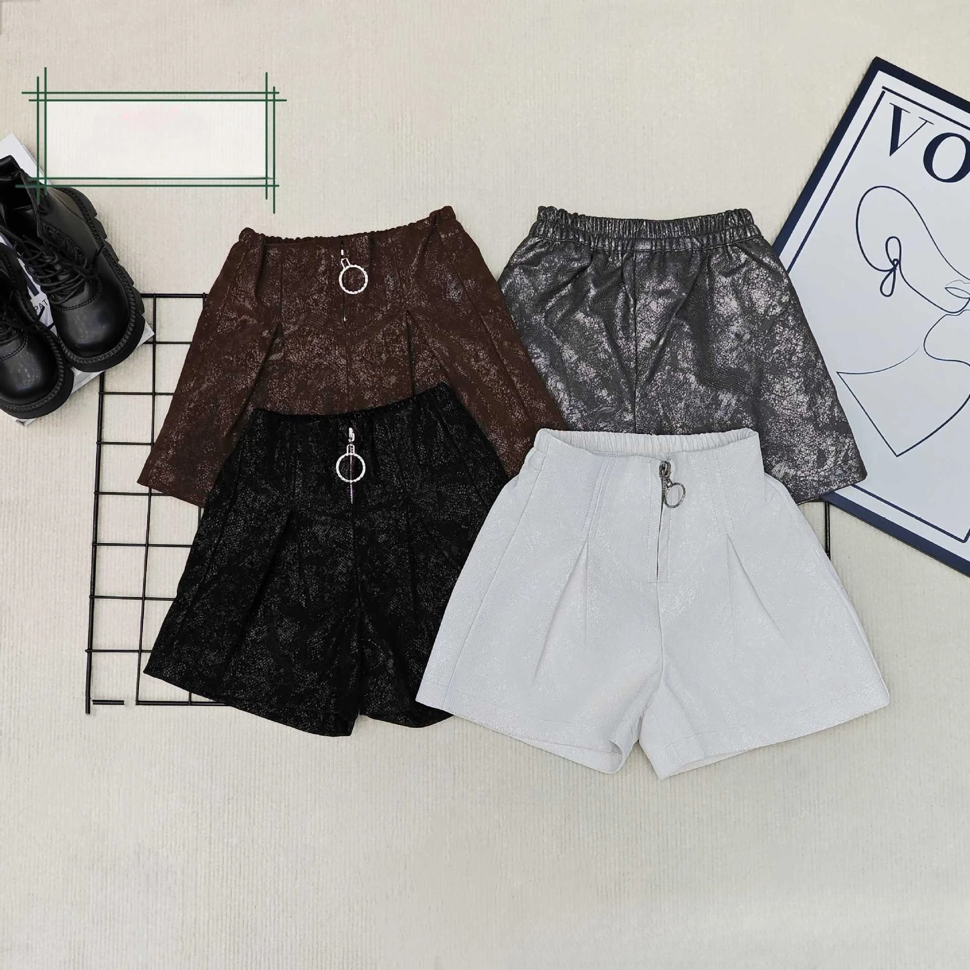 

Girls' bright shorts PU leather waist buckle versatile 2025 autumn 2-7years old