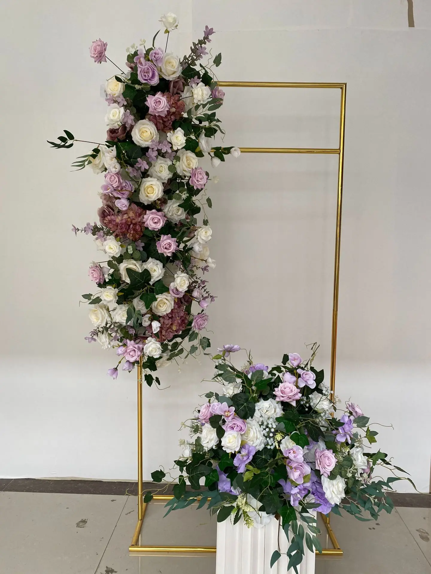 Großhandel Künstliche Blumenkugel Blumenreihe Eisenbogen Blumendekoration Hochzeitstisch Geometrischer Rahmen Kunstblumen Event-Zubehör – Detail 11