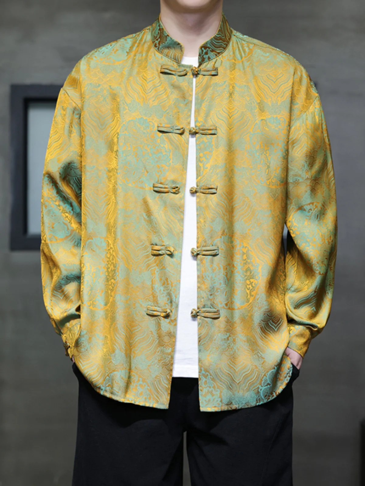 

Новая китайская мужская рубашка с длинным рукавом в стиле Тан, весенне-осенняя, с цветочной вышивкой, на пуговицах, Ханьфу, больших размеров, повседневная верхняя одежда