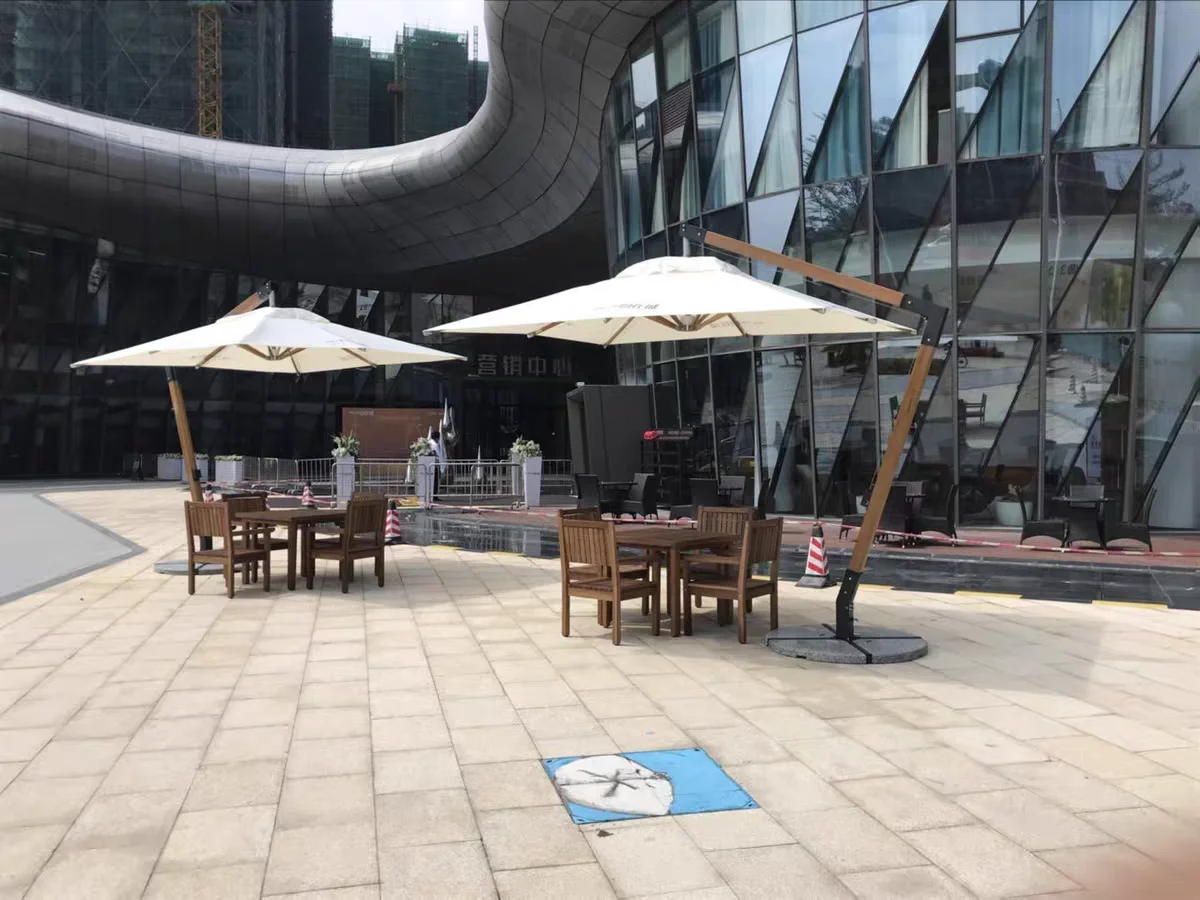 Wysokiej jakości Hotel duży basen handlowy Parasol ogrodowy Patio na świeżym powietrzu Parasol wspornikowy