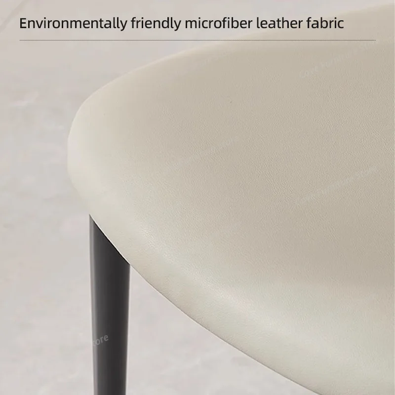 

Durable Steel Leg Leather Dining Chair Modern Nordic Restaurant Chair Luxury Soft Kitchen Dining Room Chair with Curved Backrest