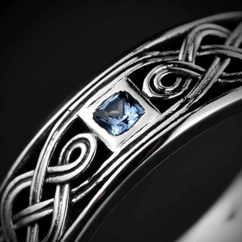 Unique Shining 925 Silver Mens Rings Vintage Light Luxury Design Sense Simple Square Blue Crystal Ring Gift Jewelry Adjustable