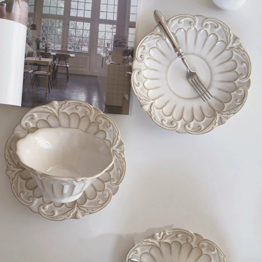 230ml Vintage Embossed Ceramic Tea Cup and Saucer Set Cream Baroque Relief Coffee Cup with Spoon Gift