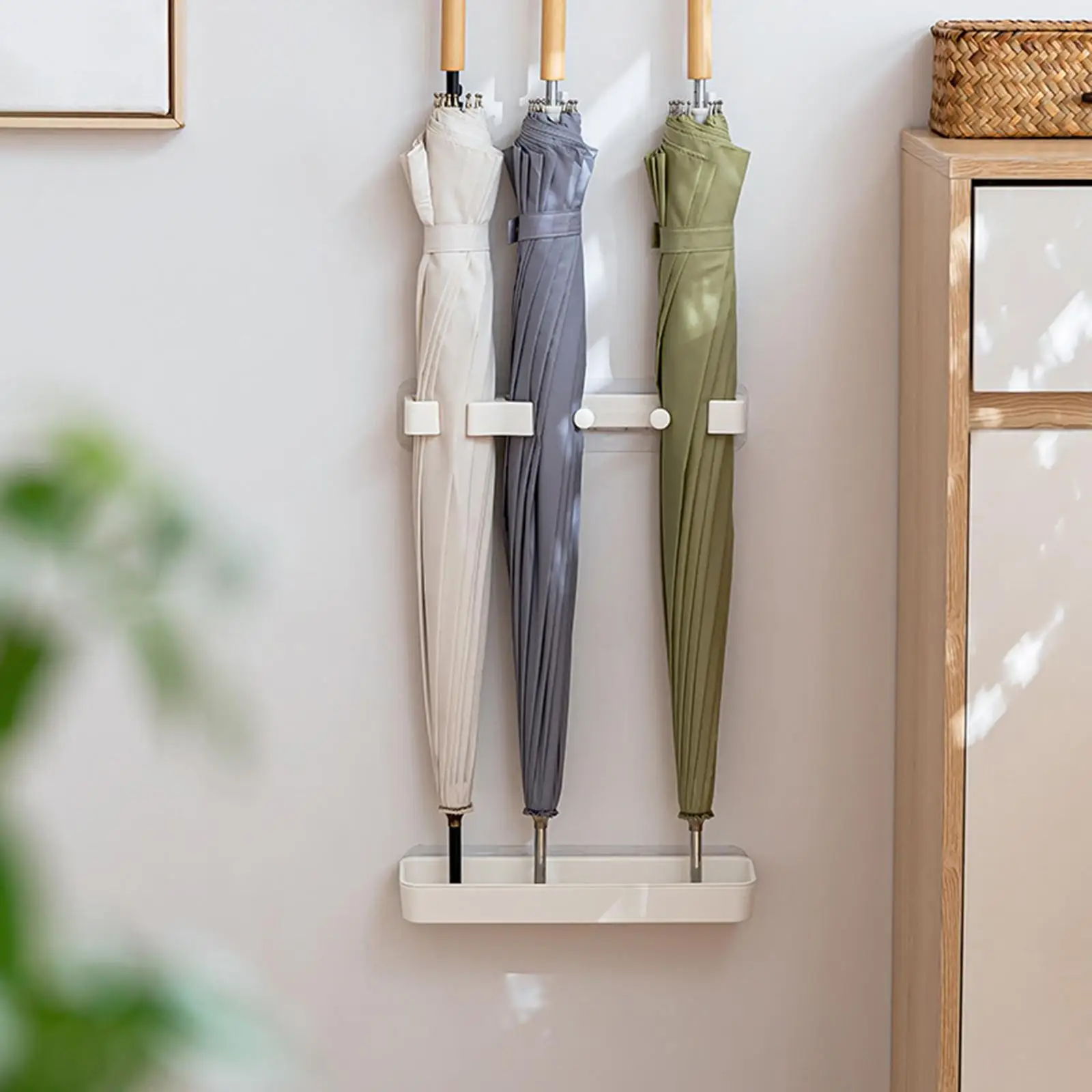 Wall Mounted Umbrella Rack Stand Modern Long Short Umbrella Organizer with Water Tray for Indoor Entryway Hotel Foyer Hallway